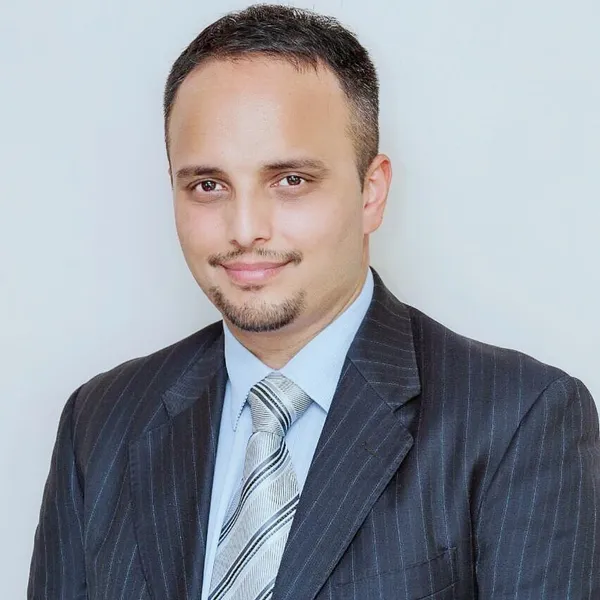 Rs=w 600,h 600,cg True